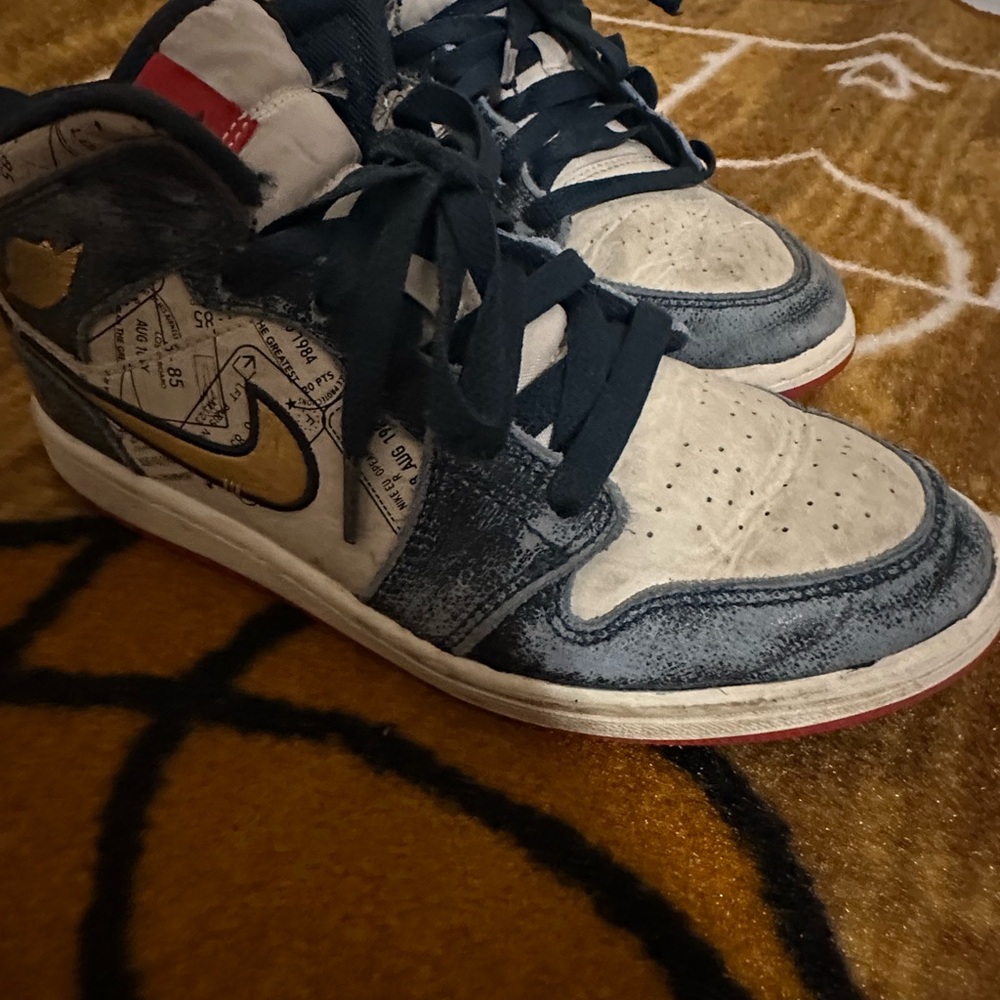 Nike Air Jordan Sneakers in Blue and Gold